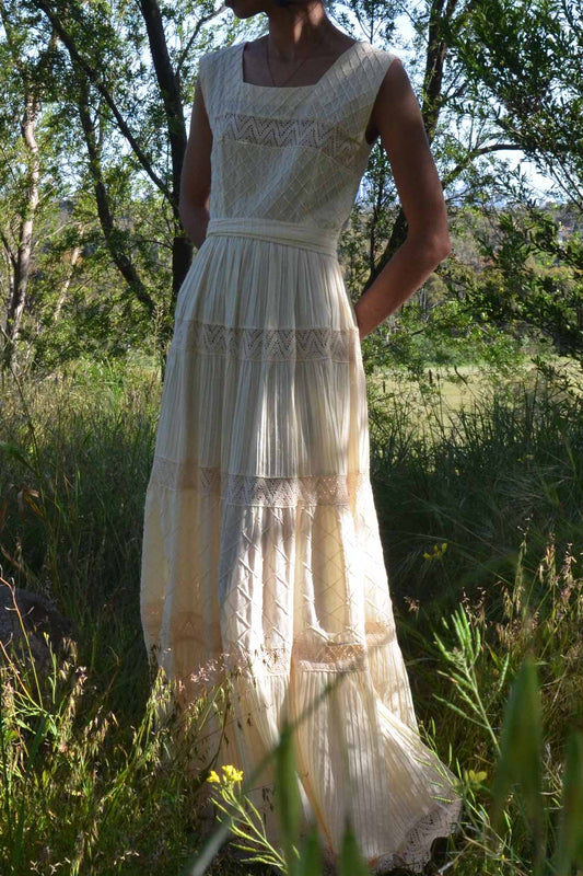 1970s Mexican Cotton Pintuck & Lace Dress